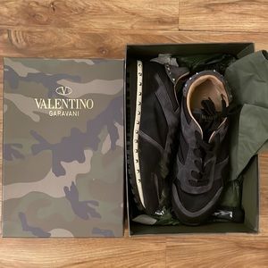 Valentino Sneakers Size 38 Great Condition
